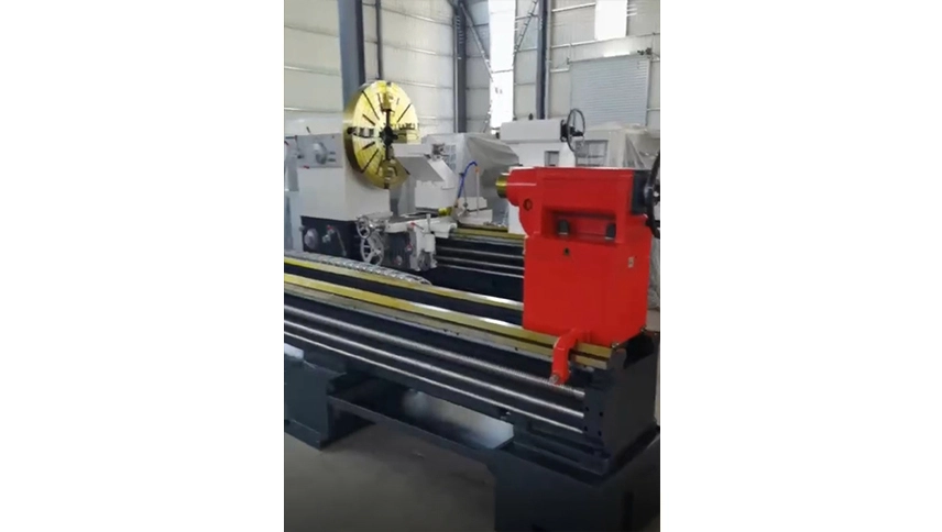 Heavy Duty Lathe Machine