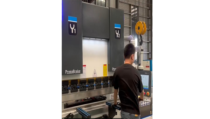 50T/1600 Electro-hydraulic Servo CNC Bending Machine